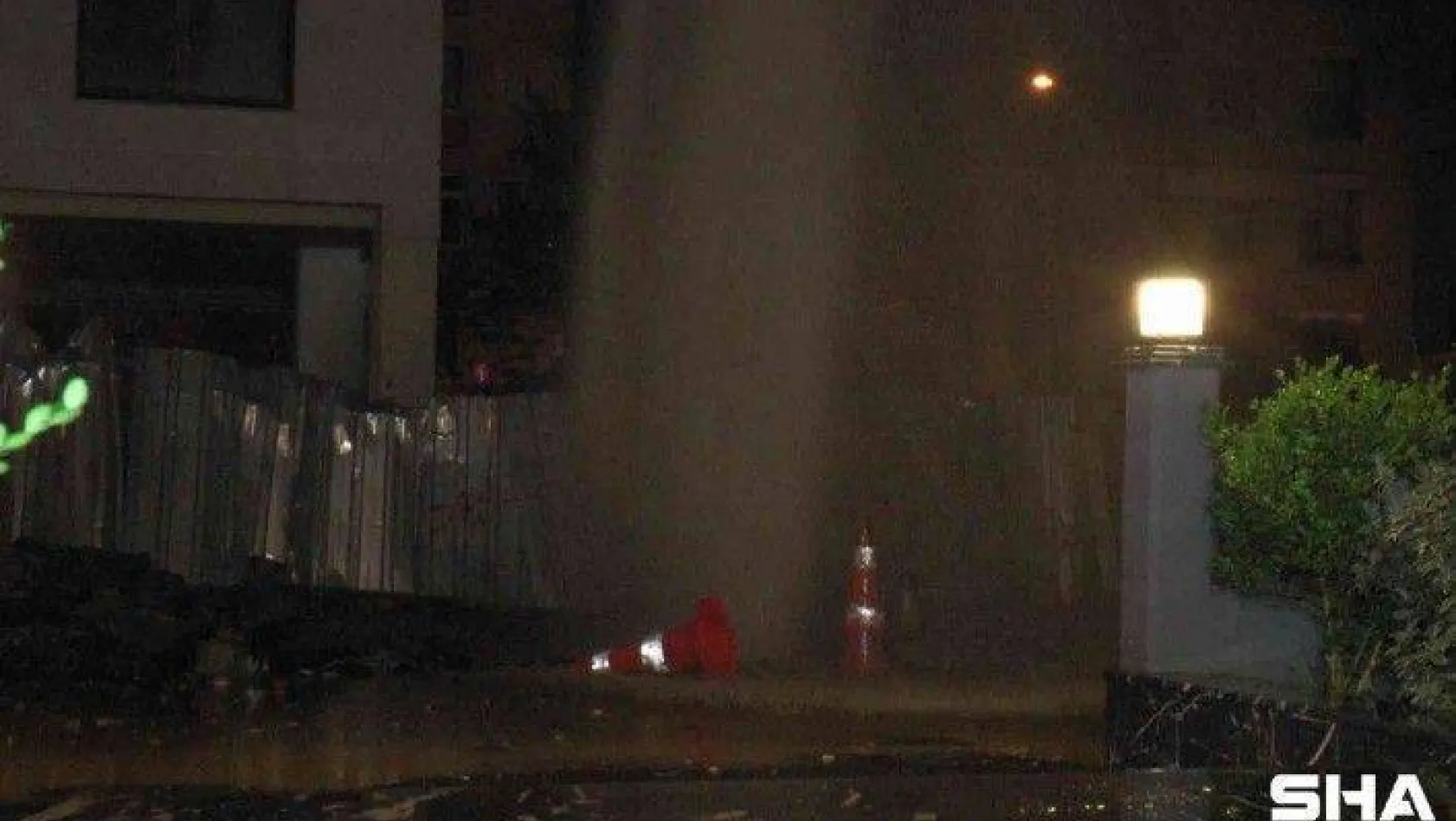 Kadıköy'de su borusu patladı mahallenin suyu kesildi
