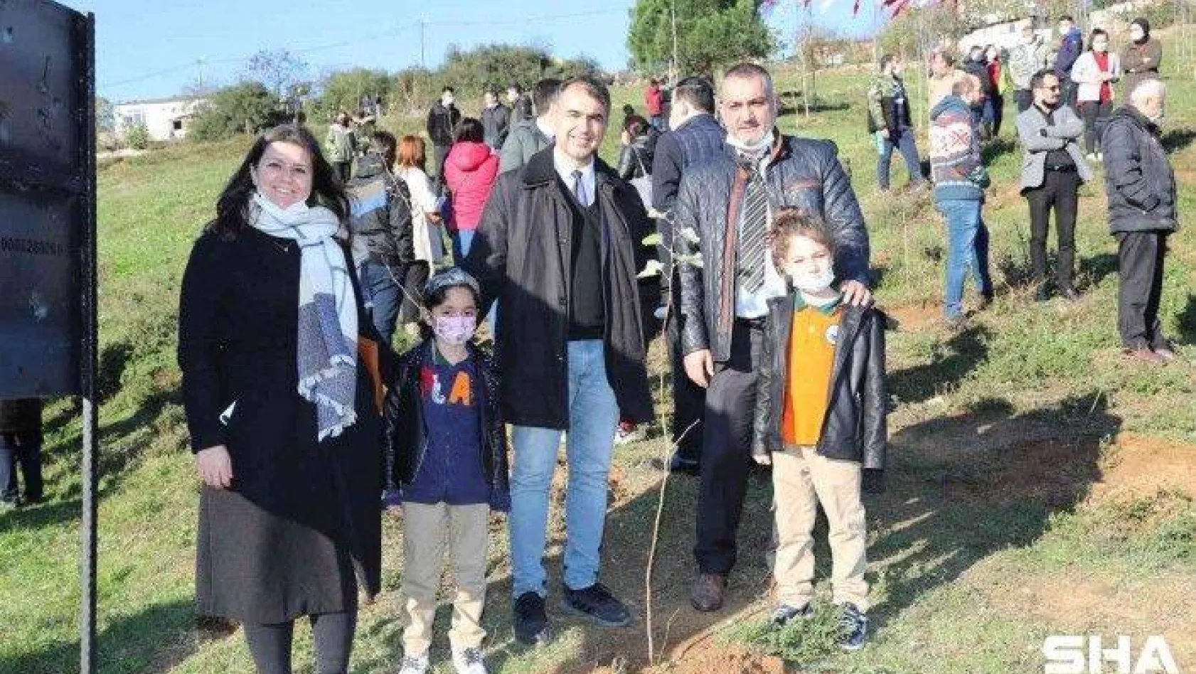 Sultangazi Belediyesi öğretmenlere dev bir 'Hatıra Ormanı' armağan etti