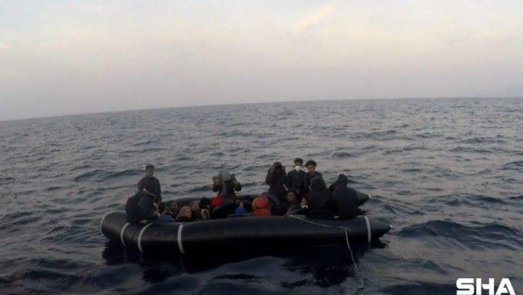 Yunanistan'ın ölüme terk ettiği düzensiz göçmenleri Türk askeri kurtardı