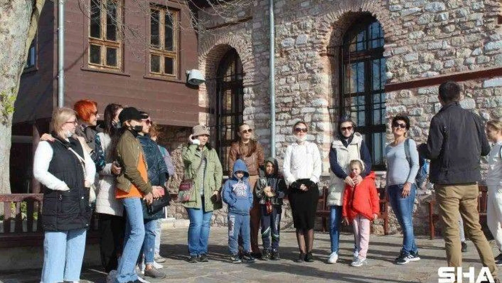 700 yıllık Orhan Camii'ne turist akını