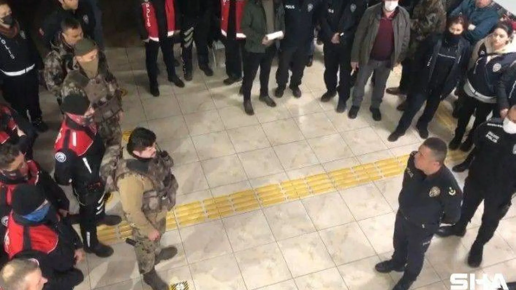 900 polis ile "Şehit Polis Memuru Abdülkadir Güngör-10" operasyonu yapıldı
