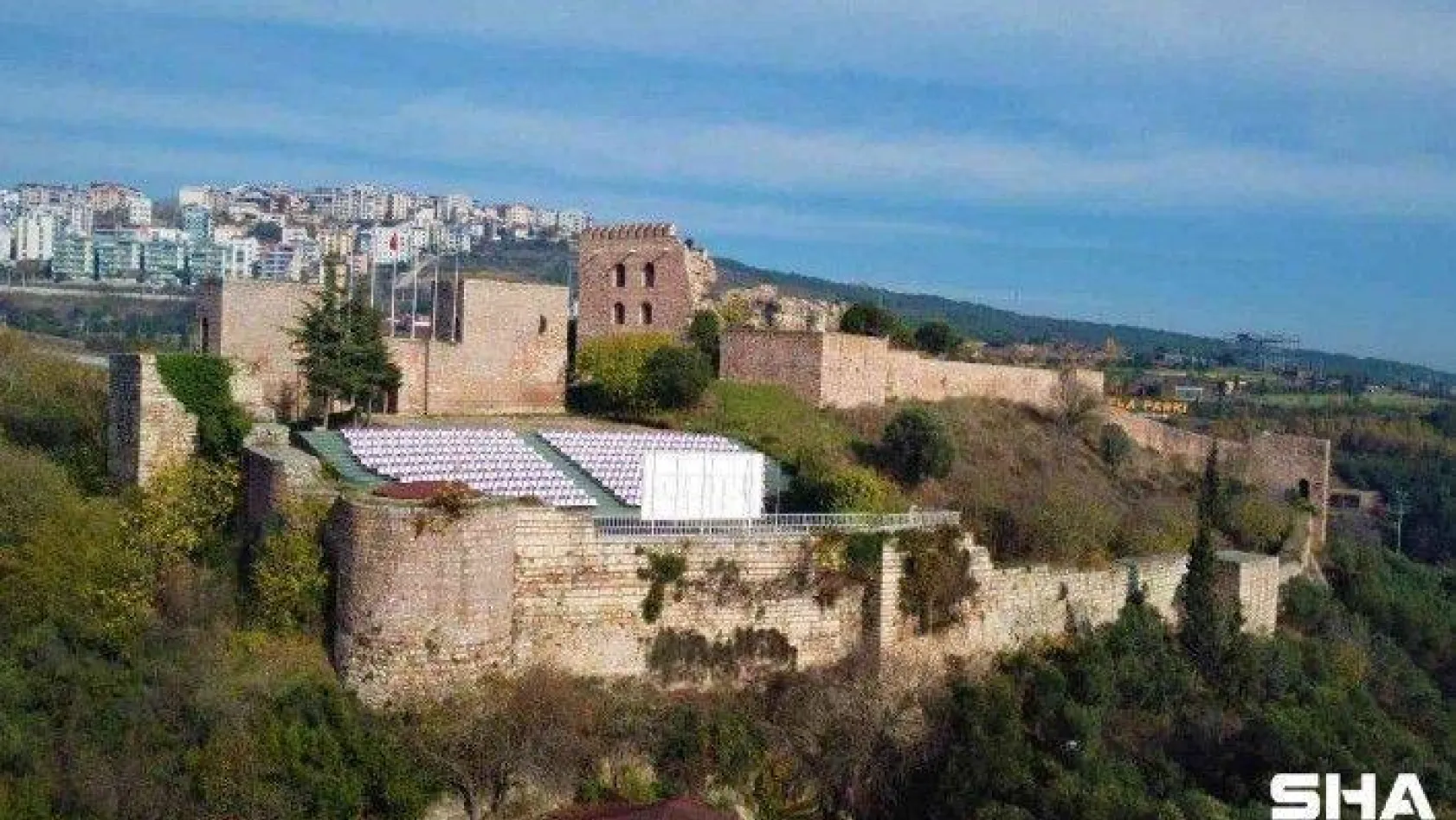 Bizans'ın en önemli savunmalarından olan bu kale 9 asırdır ayakta duruyor