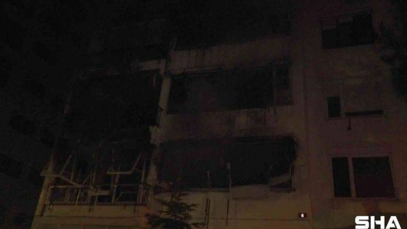 Kadıköy'de 10 katlı apartmanda yangın paniği