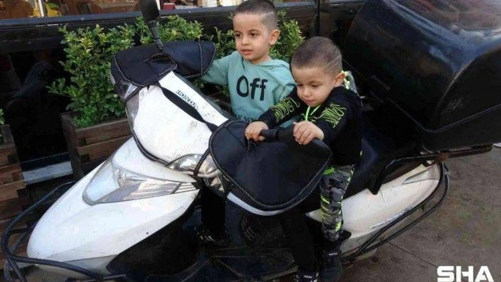 Motosiklet üzerinde oynayan çocuklar gaza basınca kaza kaçınılmaz oldu