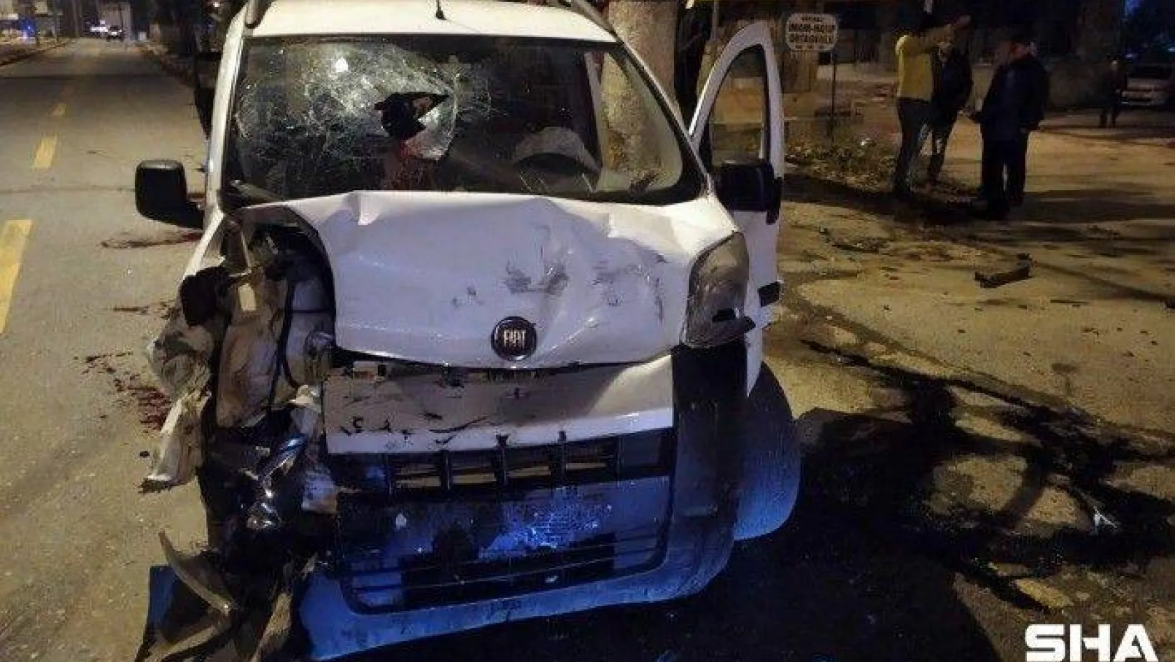 Sakarya'da feci kaza: Emniyet kemeri takılı değildi kafası camdan dışarı çıktı