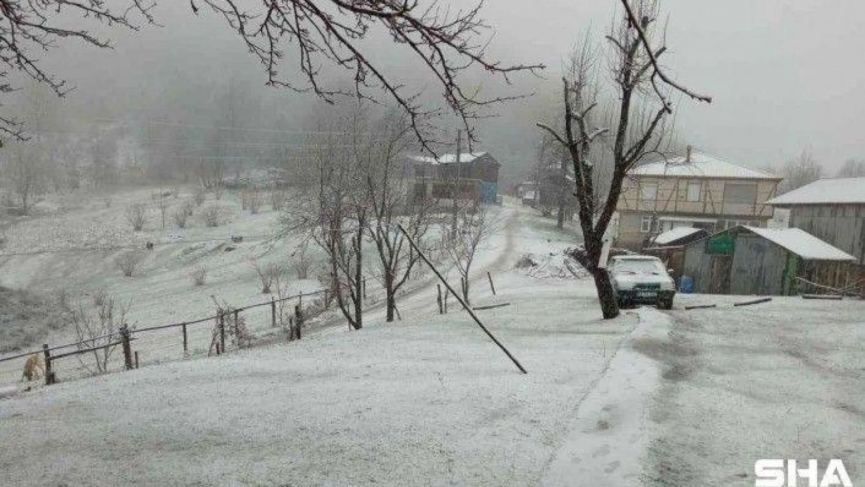 Sakarya'nın yüksek kesimlerinde kar yağışı etkili oluyor
