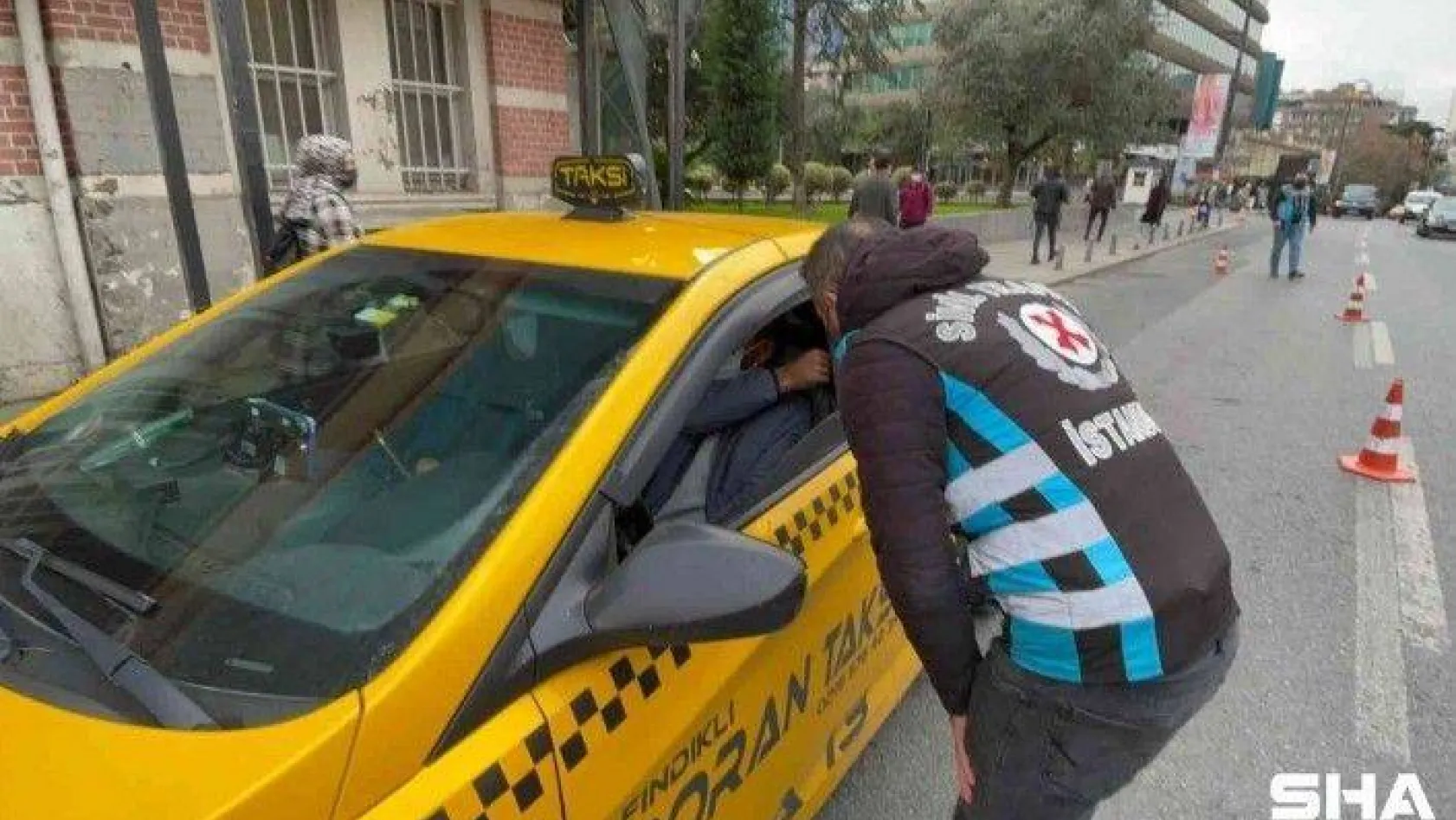 Şişli'de taksi denetimleri sürüyor: &quotKemeri takmayı unuttum" dedi cezayı yedi