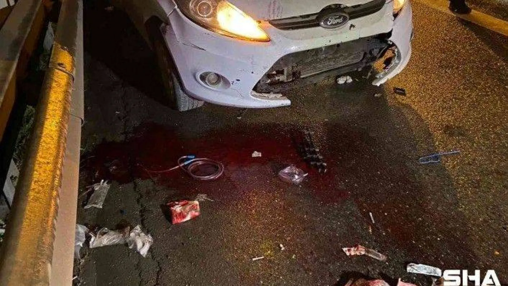 TEM Otoyolunda ticari taksi, sağ şeritte arıza yapan otomobile arkadan çarptı: 1'i ağır 2 yaralı