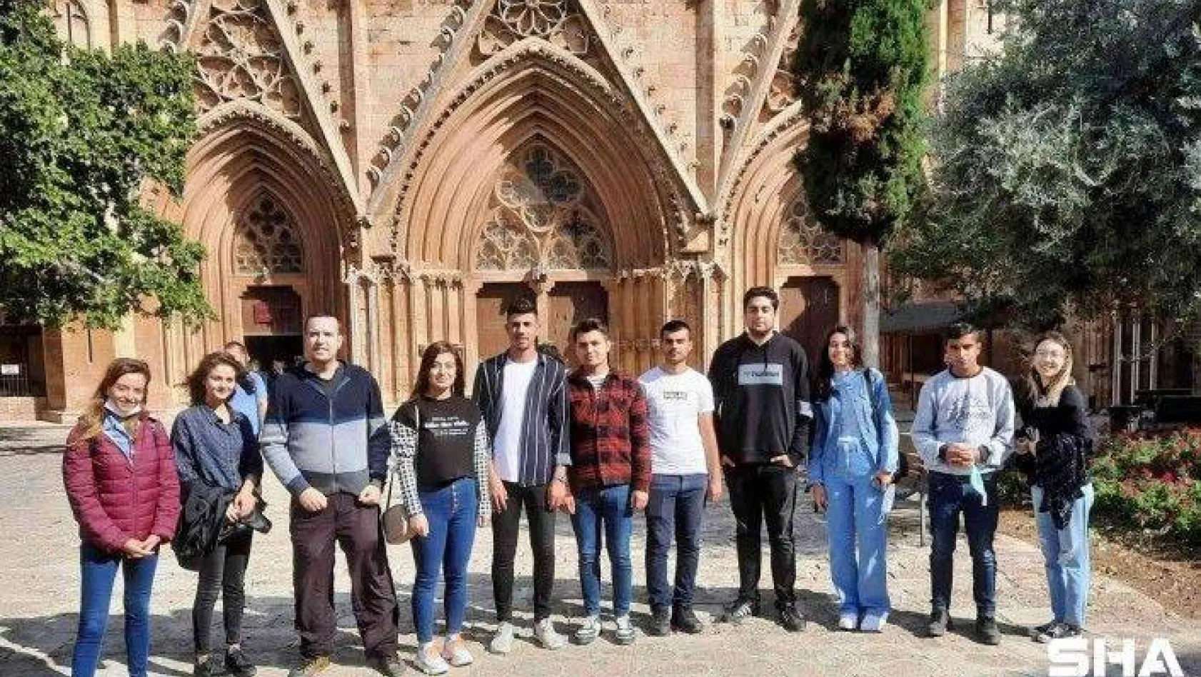 Yakın Doğu Üniversitesi Öğrencileri Mağusa ve Maraş'ı ziyaret etti