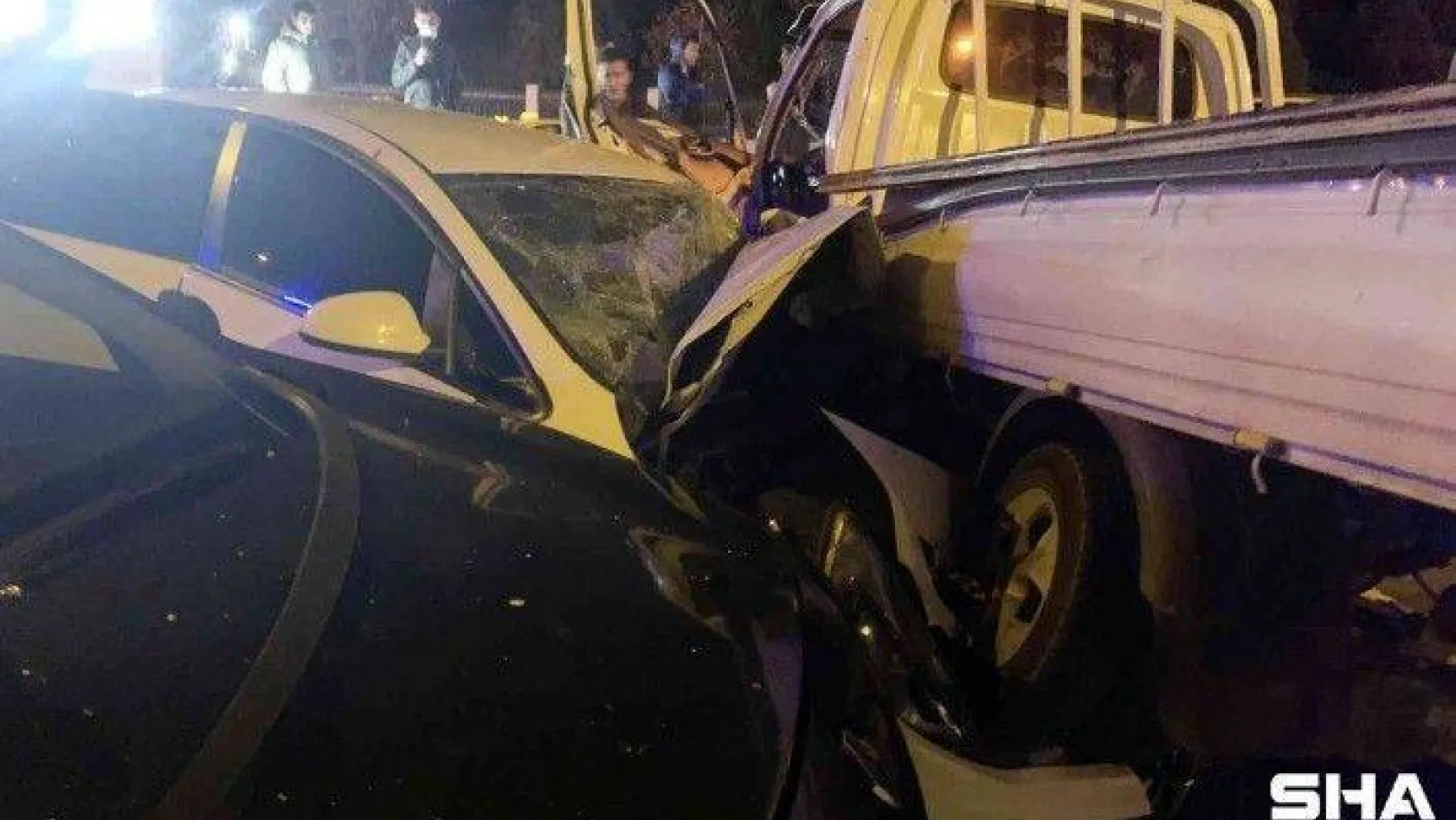 Zeytinburnu'nda feci kaza: 4 yaralı