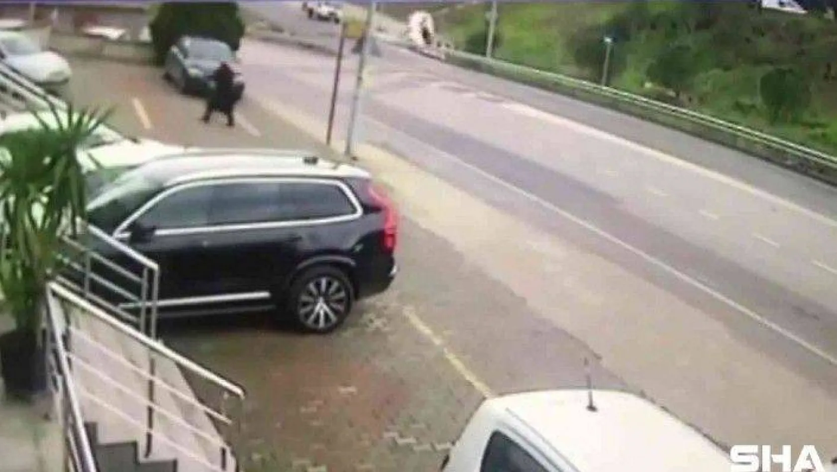 Ataşehir'de Freni boşalan araç takla attı: O anlar kamerada