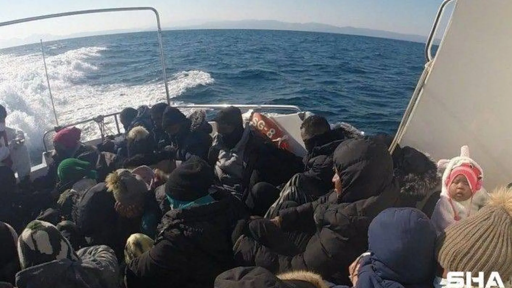 Ayvalık'ta 36 göçmen sahil güvenlik tarafından kurtarıldı