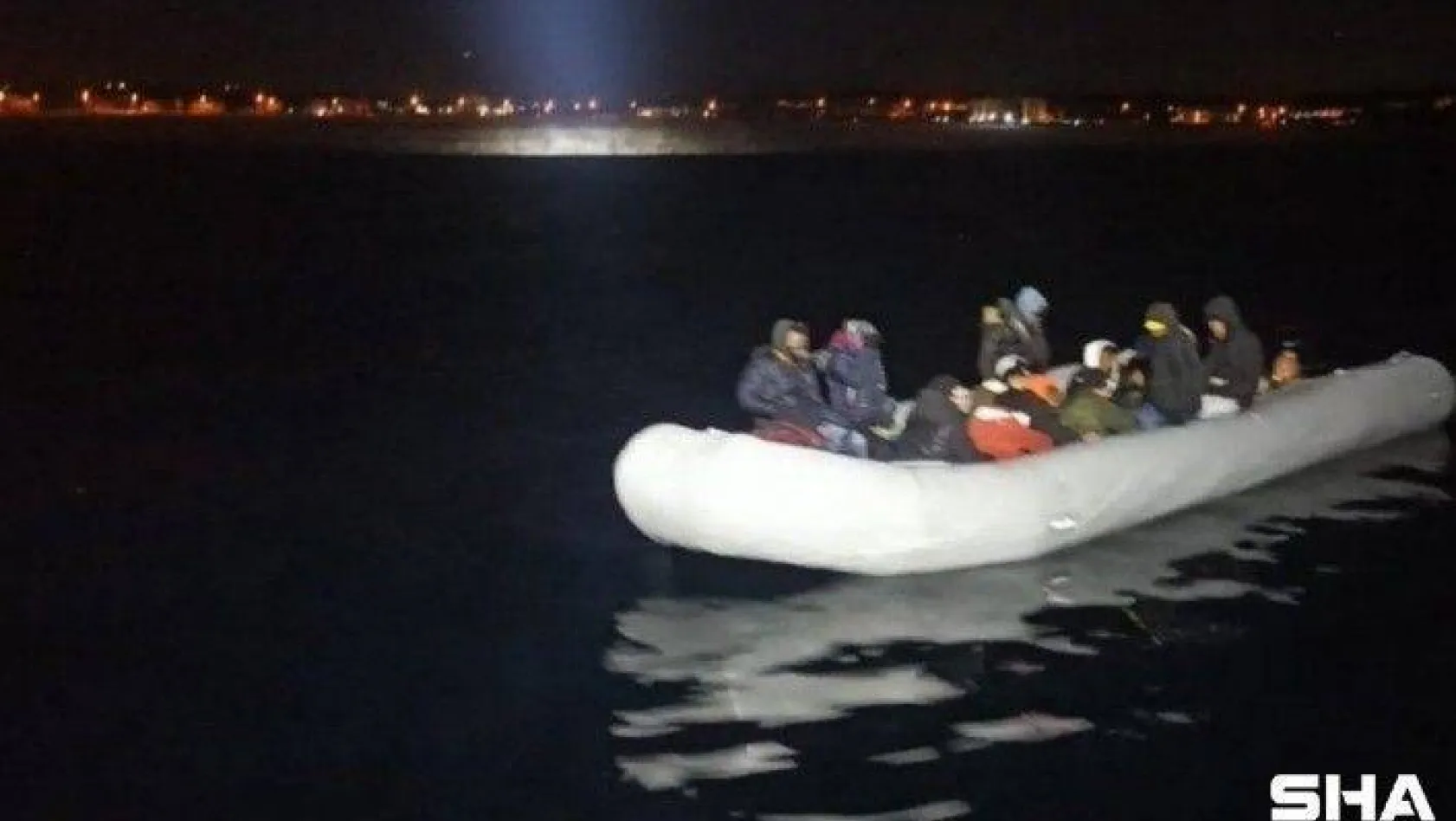 Ayvalık'ta 45 düzensiz göçmen kurtarıldı