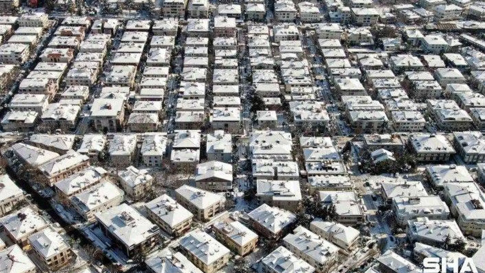 Bakırköy Florya'da karla kaplı ara sokaklar havadan görüntülendi