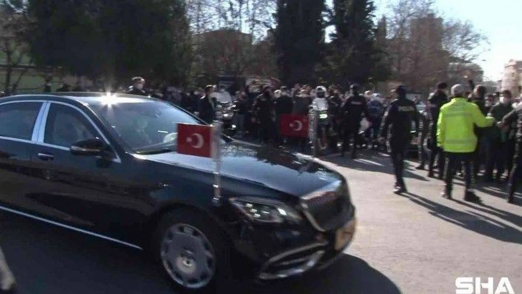 Cumhurbaşkanı Erdoğan cuma namazını İçmeler Merkez Camii'nde kıldı