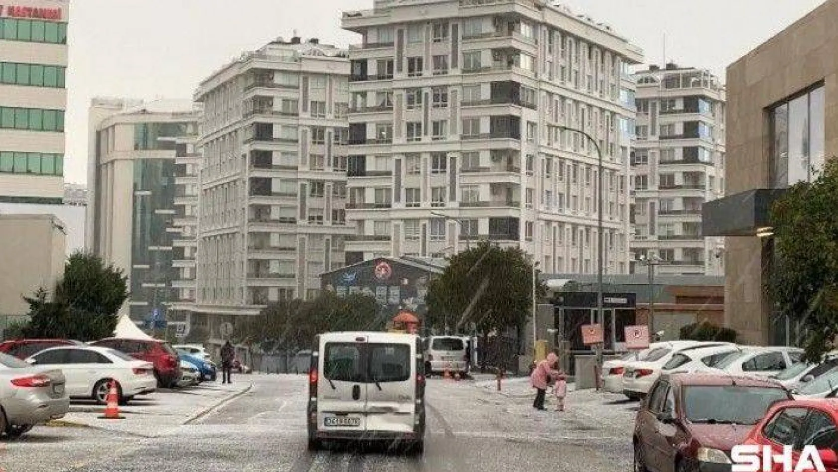 İstanbul'da Anadolu Yakasında kar yağışı etkili oldu