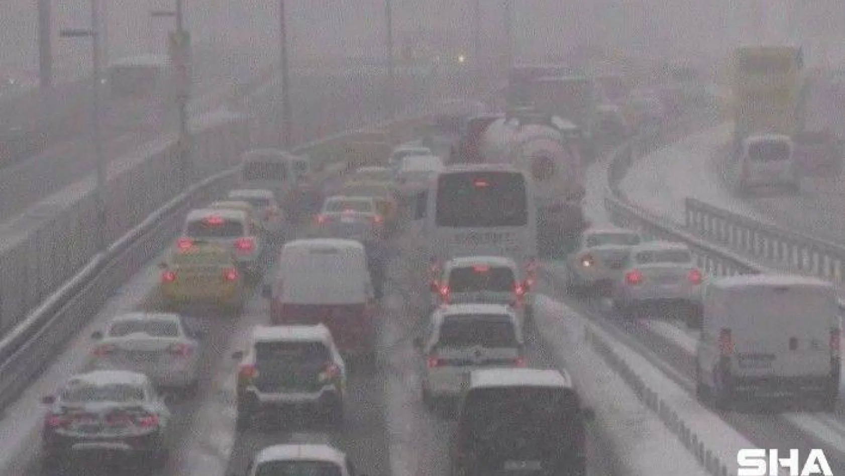 İstanbul'da kar etkisini arttırdı