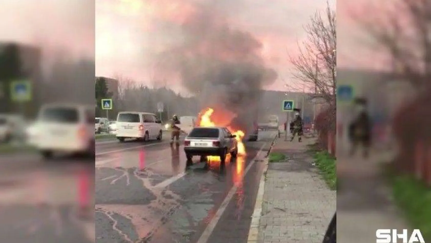 Otomobil alev alev yandı, sürücü son anda kurtuldu