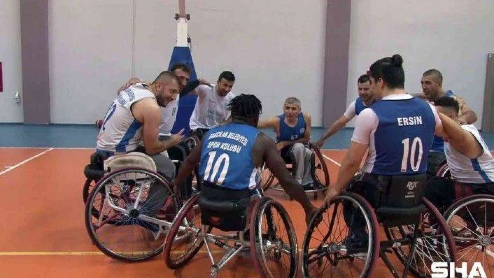 (Özel) Engelli sporcunun Fildişi Sahili'nden Bağcılar'a uzanan basketbol serüveni
