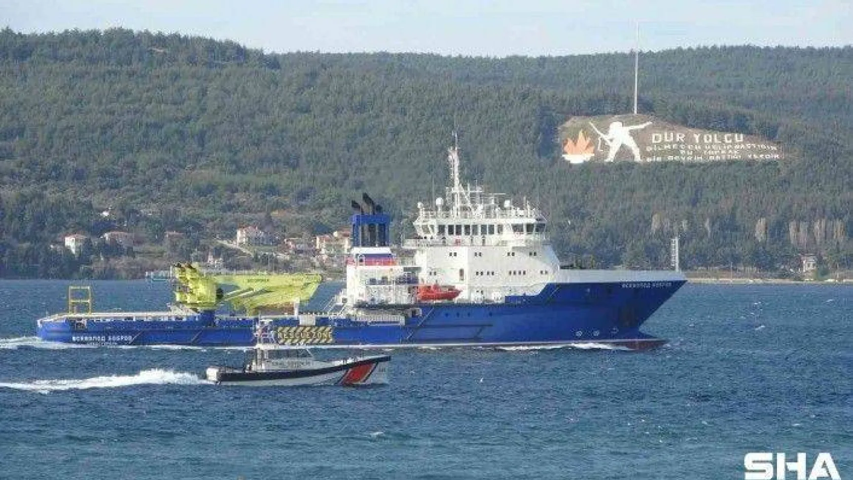 Rus askeri lojistik gemisi Çanakkale Boğazı'ndan geçti