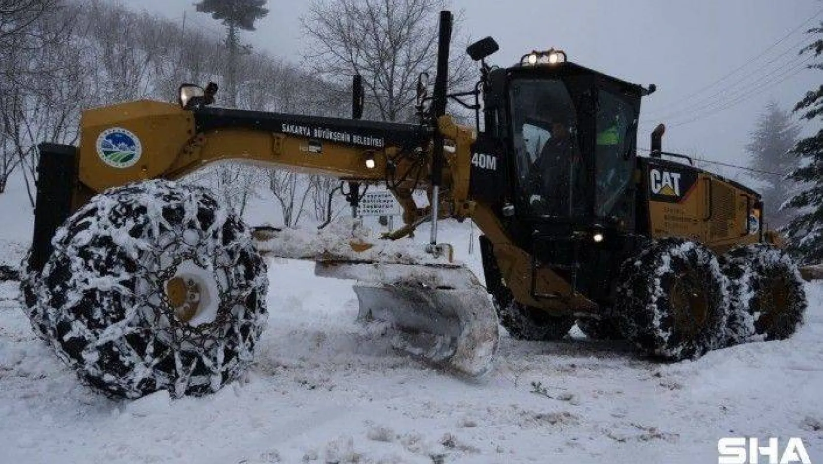 Sakarya'da kardan kapanan 8 mahalle yolu ulaşıma açıldı