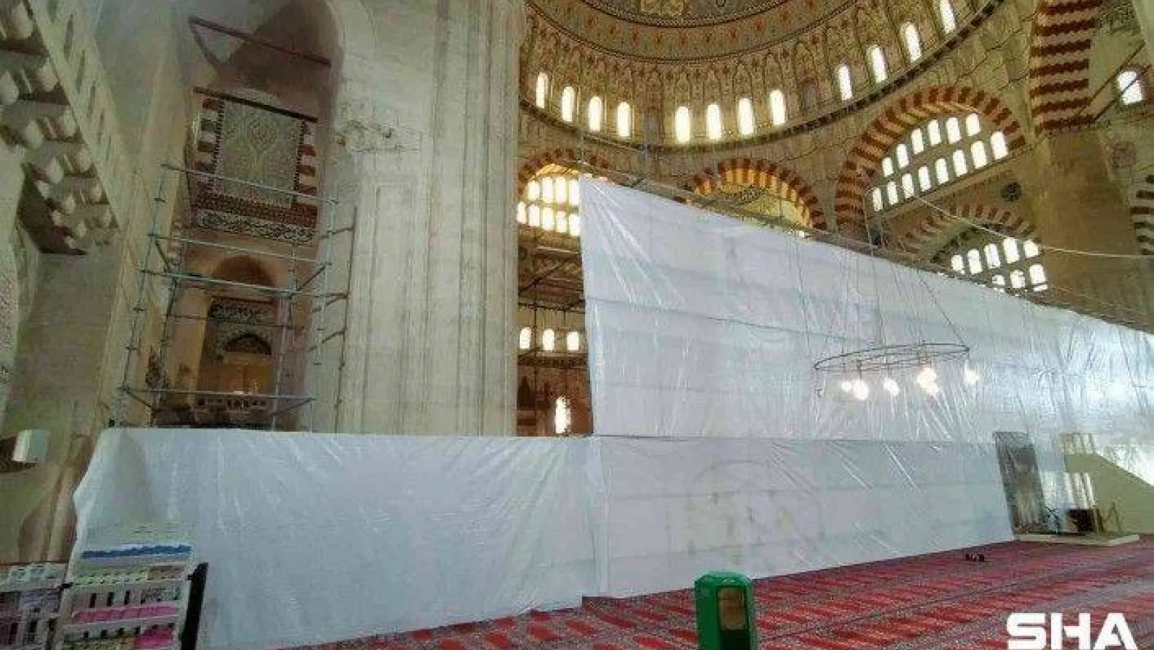 Selimiye Camii'nde geçici ibadet alanı oluşturuldu