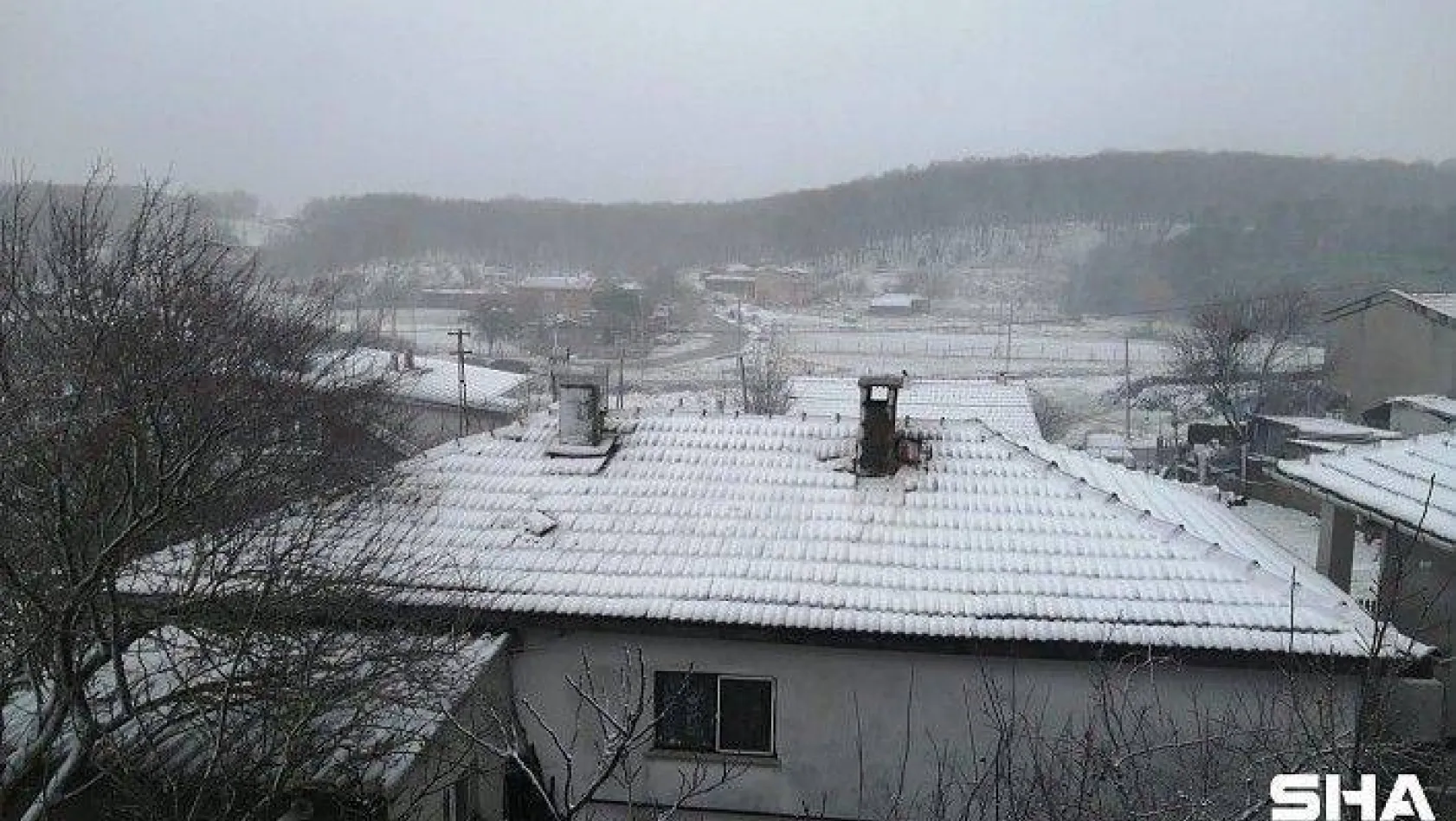 Silivri ve Çatalca'nın köylerinde kar yağışı başladı