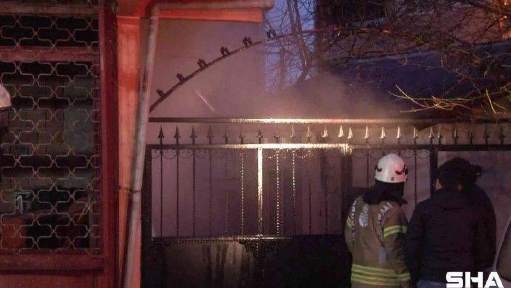 Sultanbeyli'de elektrikli battaniyeden çıkan yangın paniğe neden oldu