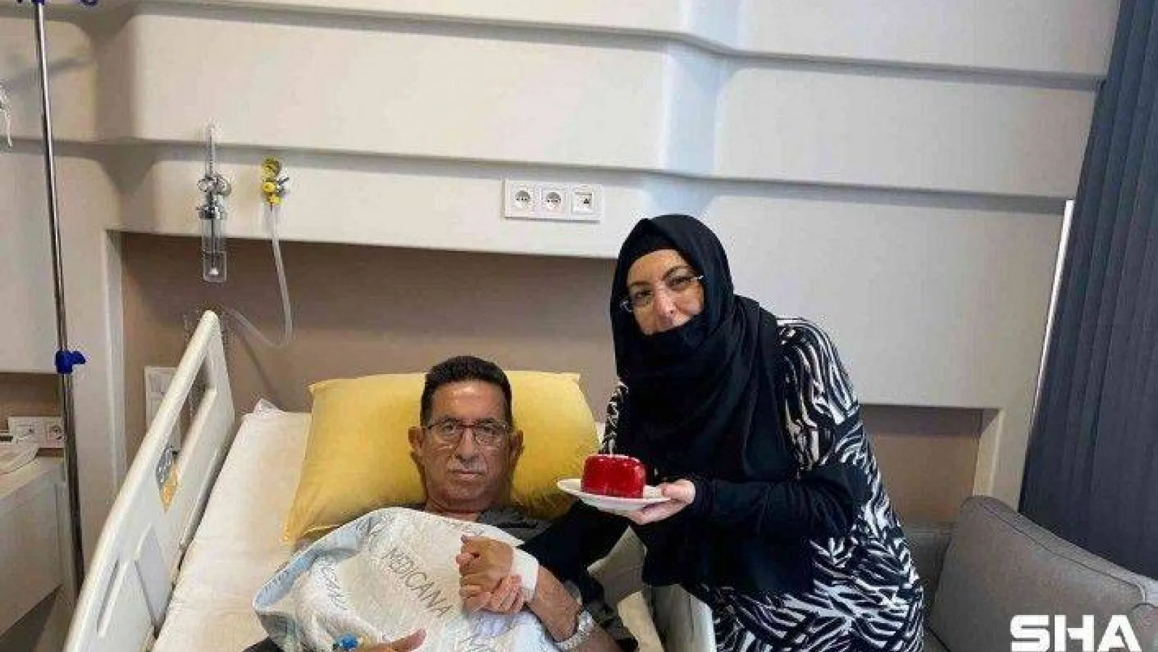36 yıllık evli çift, hastane odasında ilk defa Sevgililer Günü pastası kesti