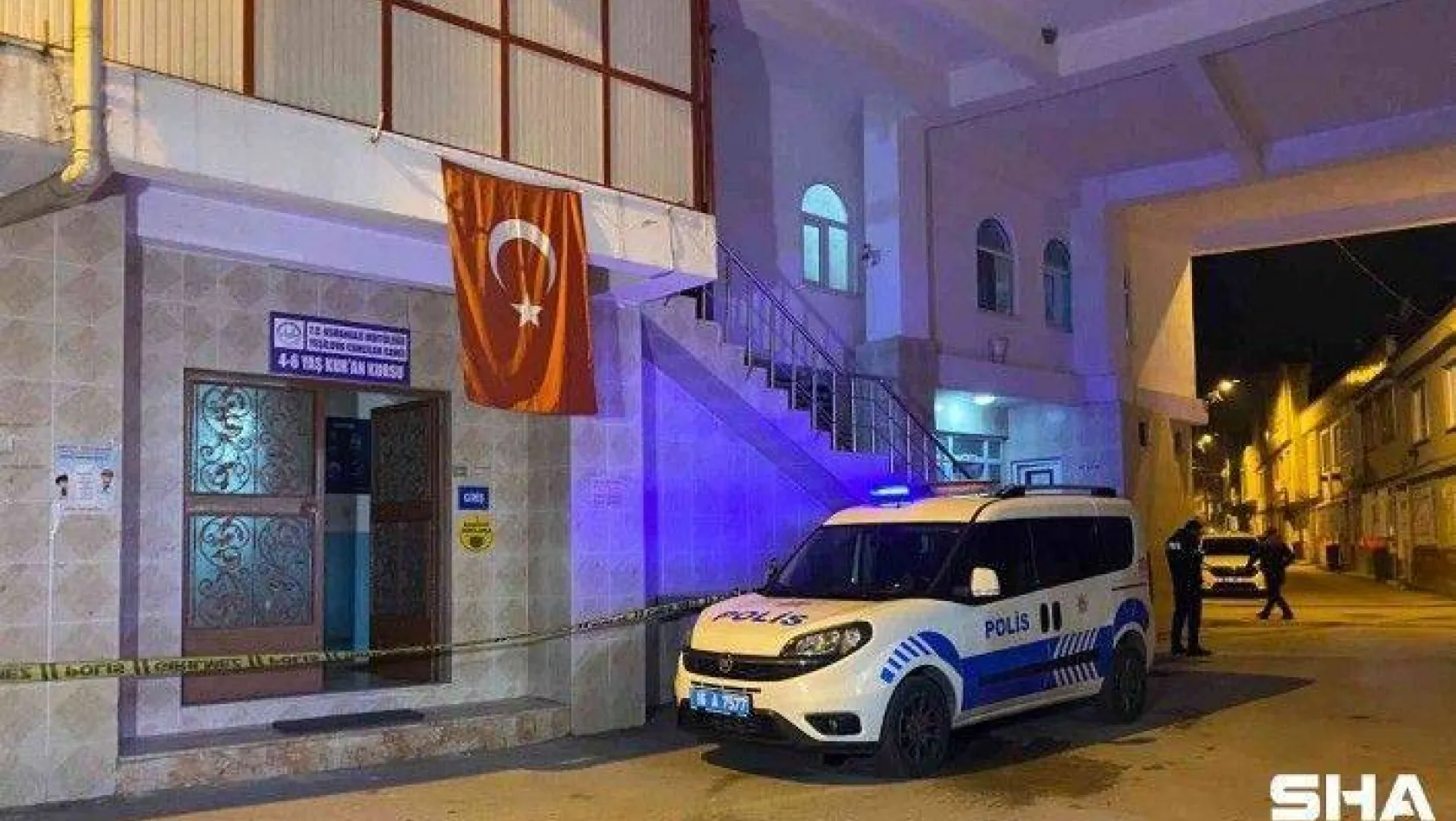 Bursa'da hırsızlık için camiye giren şüpheli imamı bıçakladı