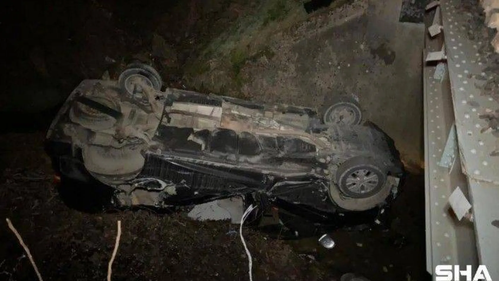 Çatalca'da kamyonet yük treniyle çarpıştı: 2 yaralı