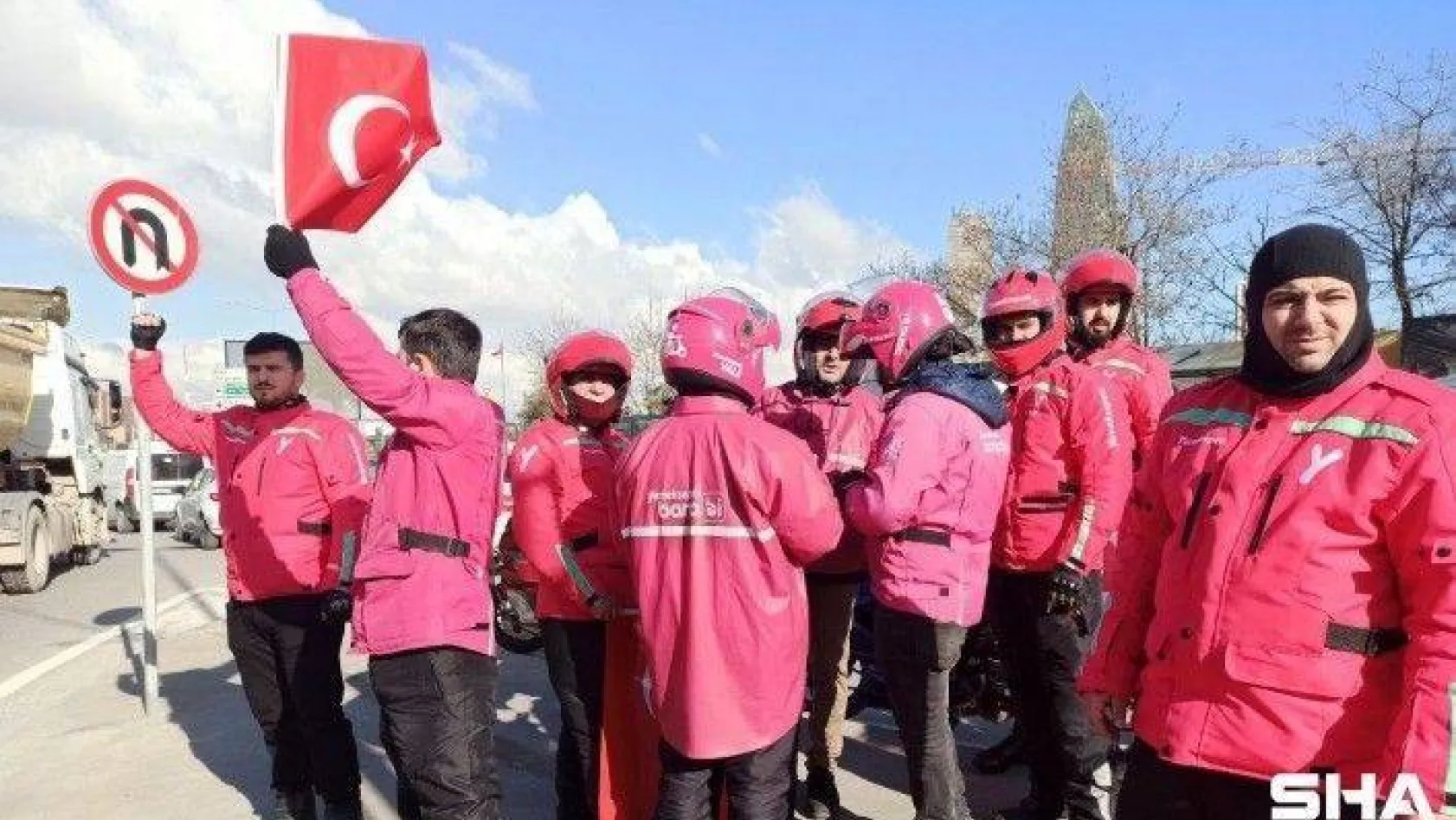 Düşük zam teklifine karşı çıkan Yemeksepeti çalışanları Kadıköy'de buluştu