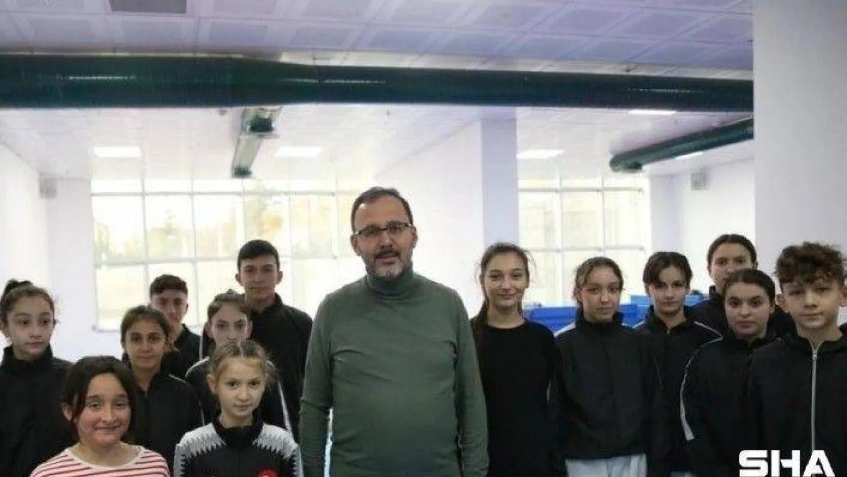 Gençlik ve Spor Bakanı Kasapoğlu'ndan Bozüyük'e sürpriz ziyaret