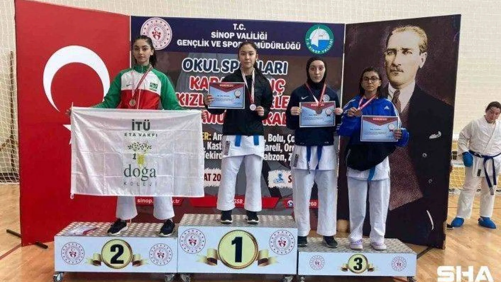 İhlas Koleji öğrencisi Sena Türkmen'den karatede birincilik