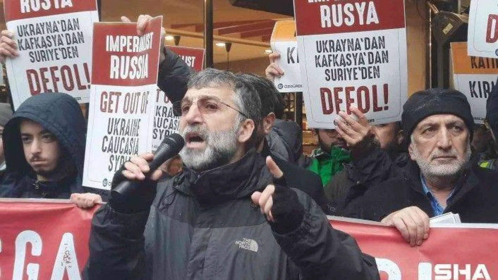 İstanbul'da Rusya Başkonsolosluğu önünde Ukrayna uçun gösteri