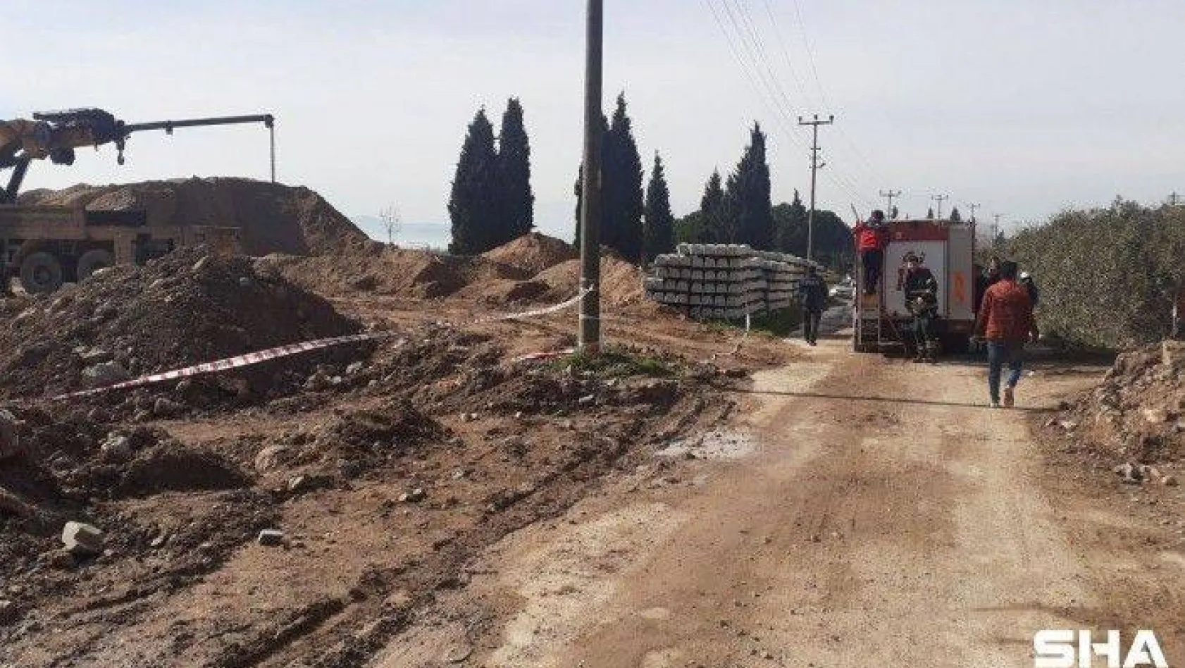 Kocaeli'de toprak altında kalan işçi ağır yaralandı