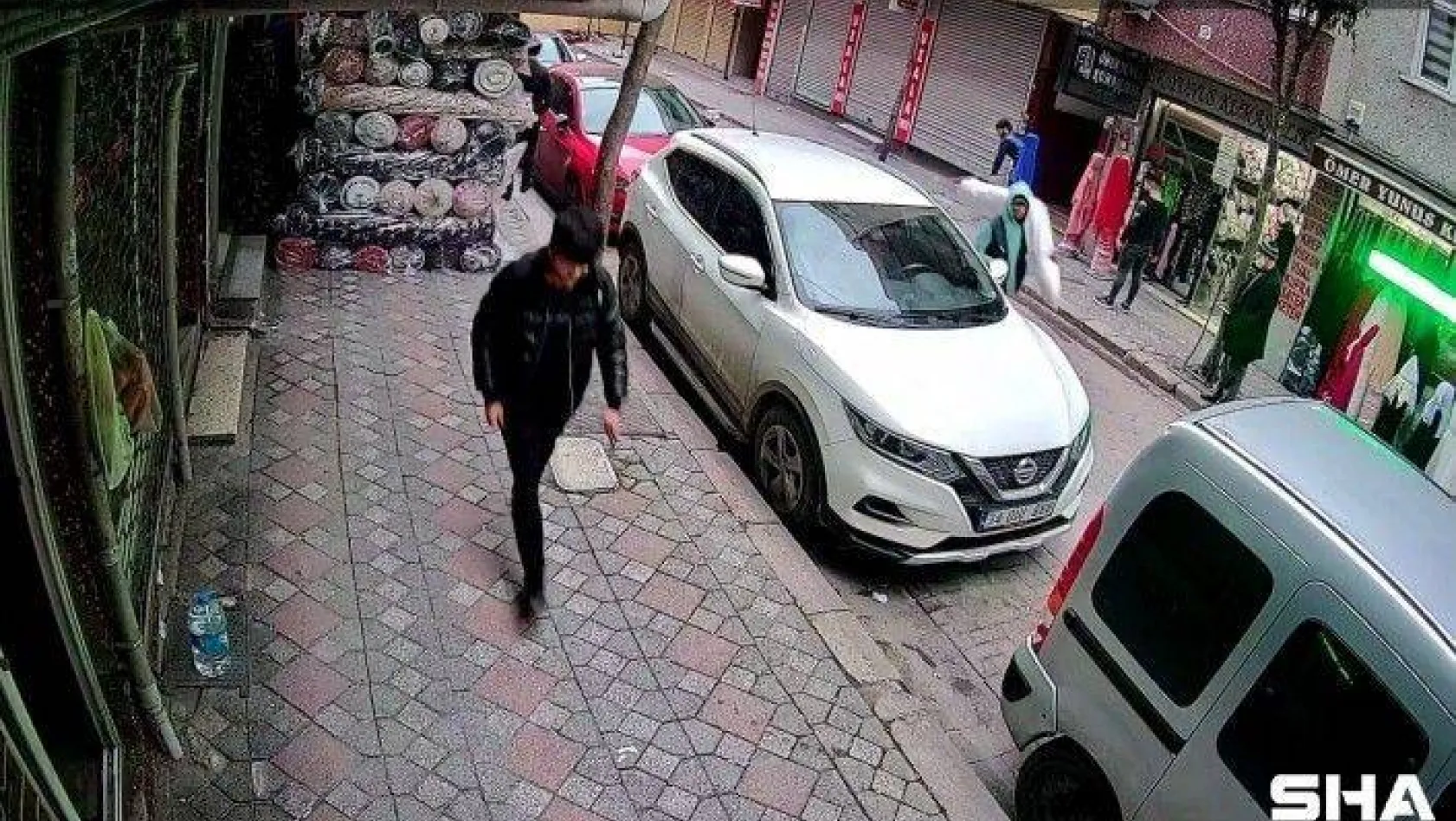 Zeytinburnu'nda hırsızlar tekstil mağazalarına dadandı