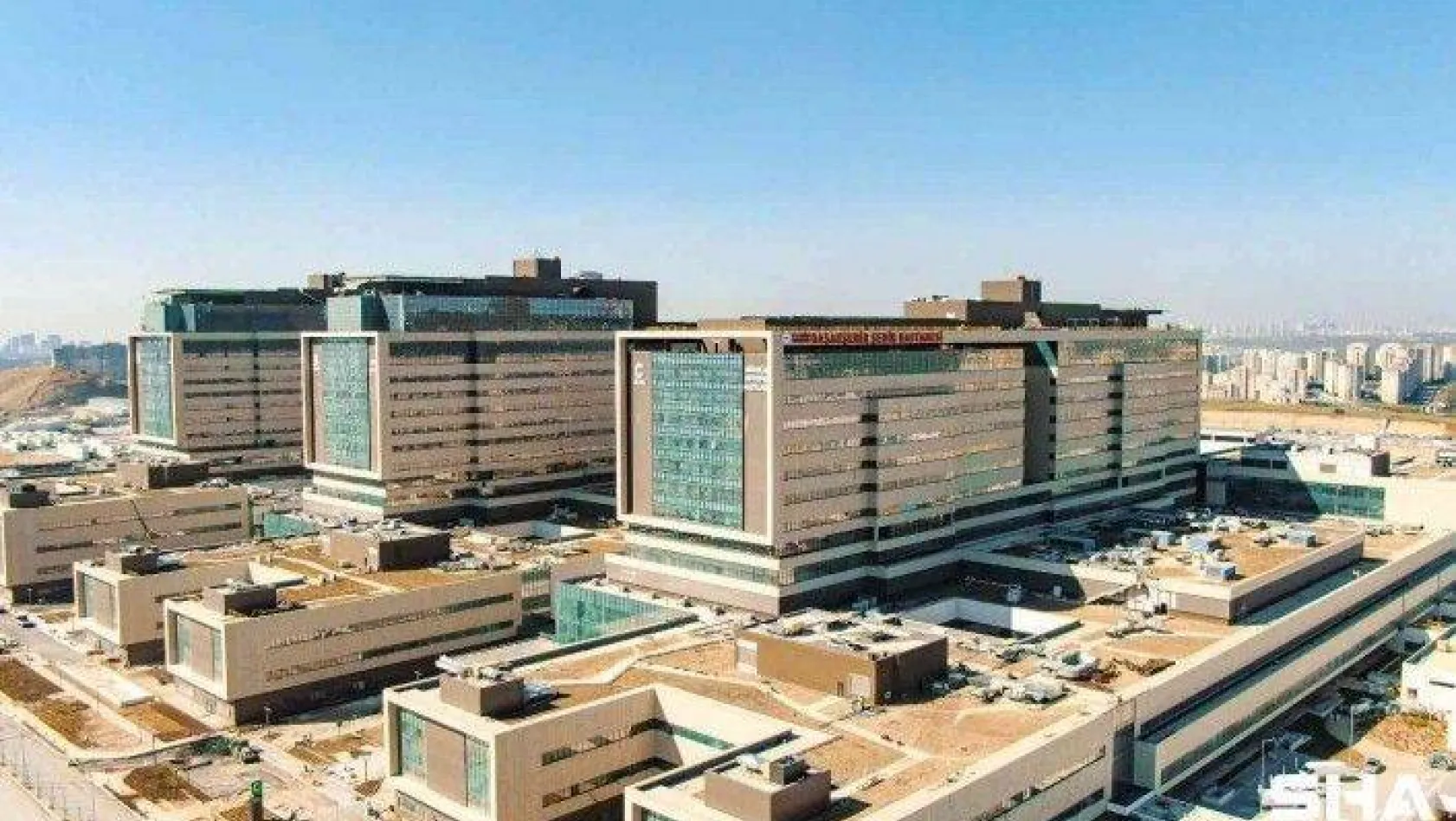 Başakşehir Çam ve Sakura Şehir Hastanesi MIPIM 2022 En İyi Sağlık Kompleksi Ödülü'nü kazandı