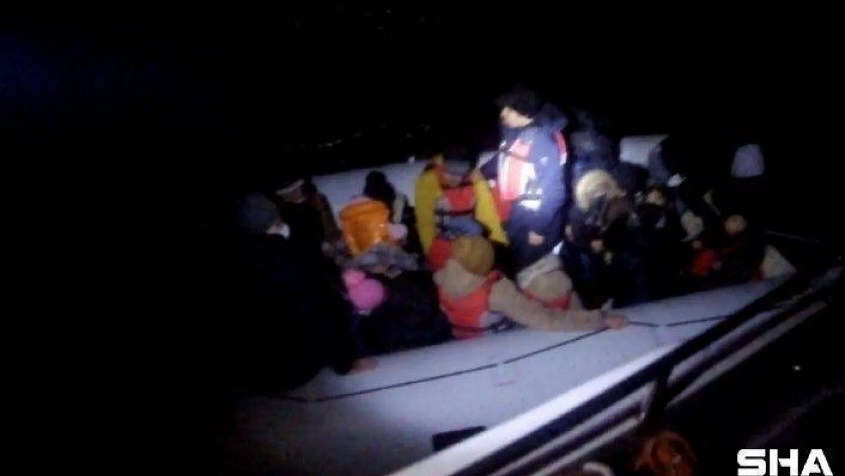 Çanakkale açıklarında 33 göçmen kurtarıldı