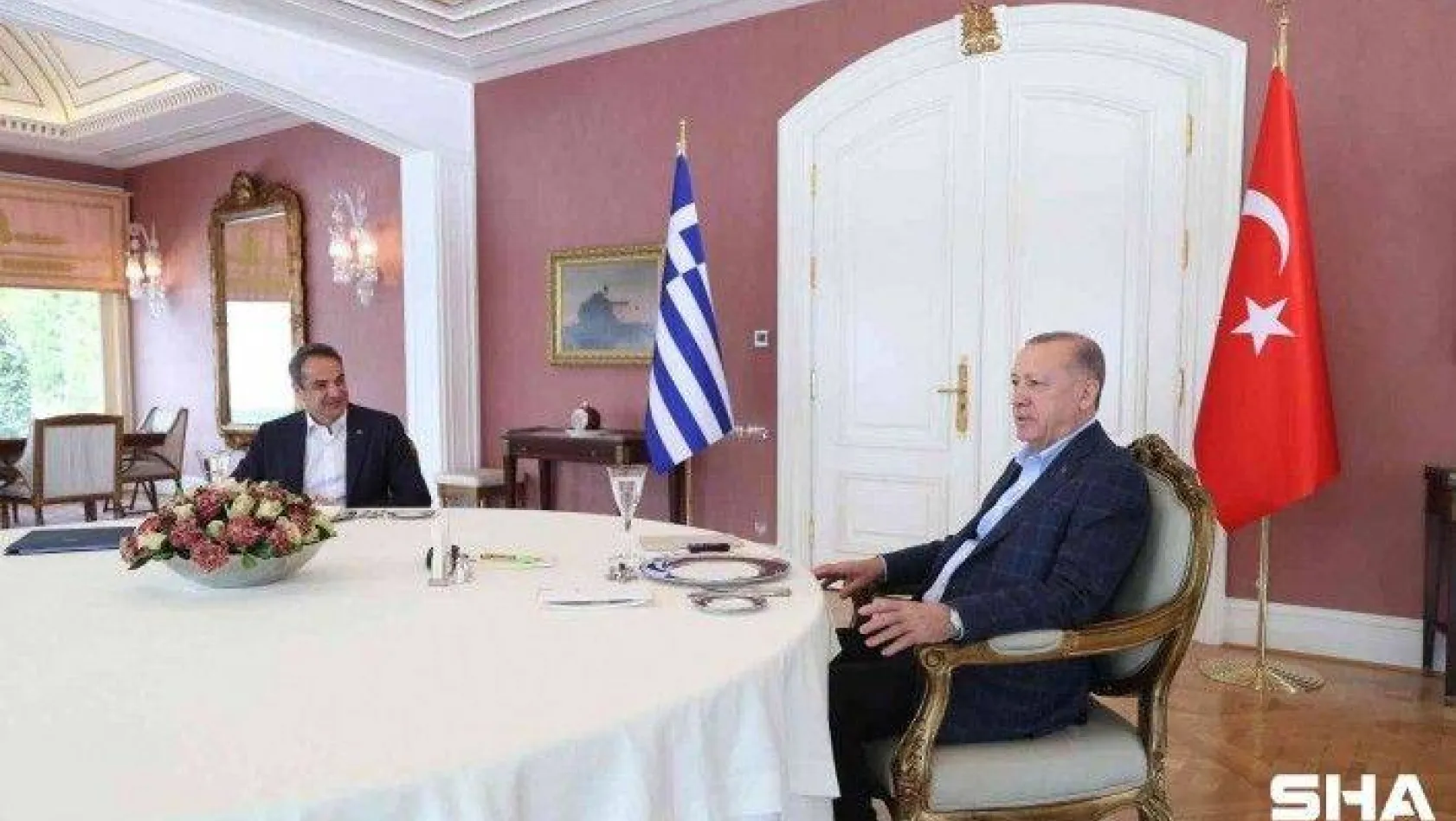 Cumhurbaşkanı Erdoğan'ın Yunanistan Başbakanı Miçotakis'le yaptığı görüşme sona erdi