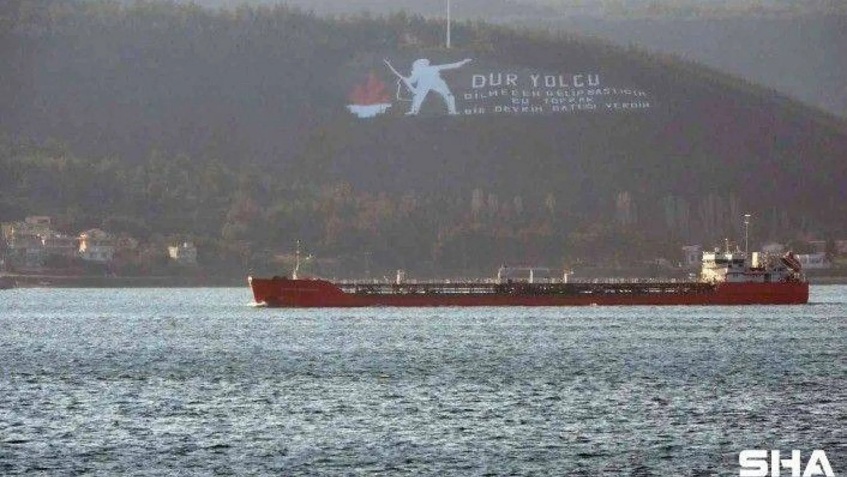 Rusya'dan ayçiçek yağı taşıyan gemi Çanakkale Boğazı'ndan geçti