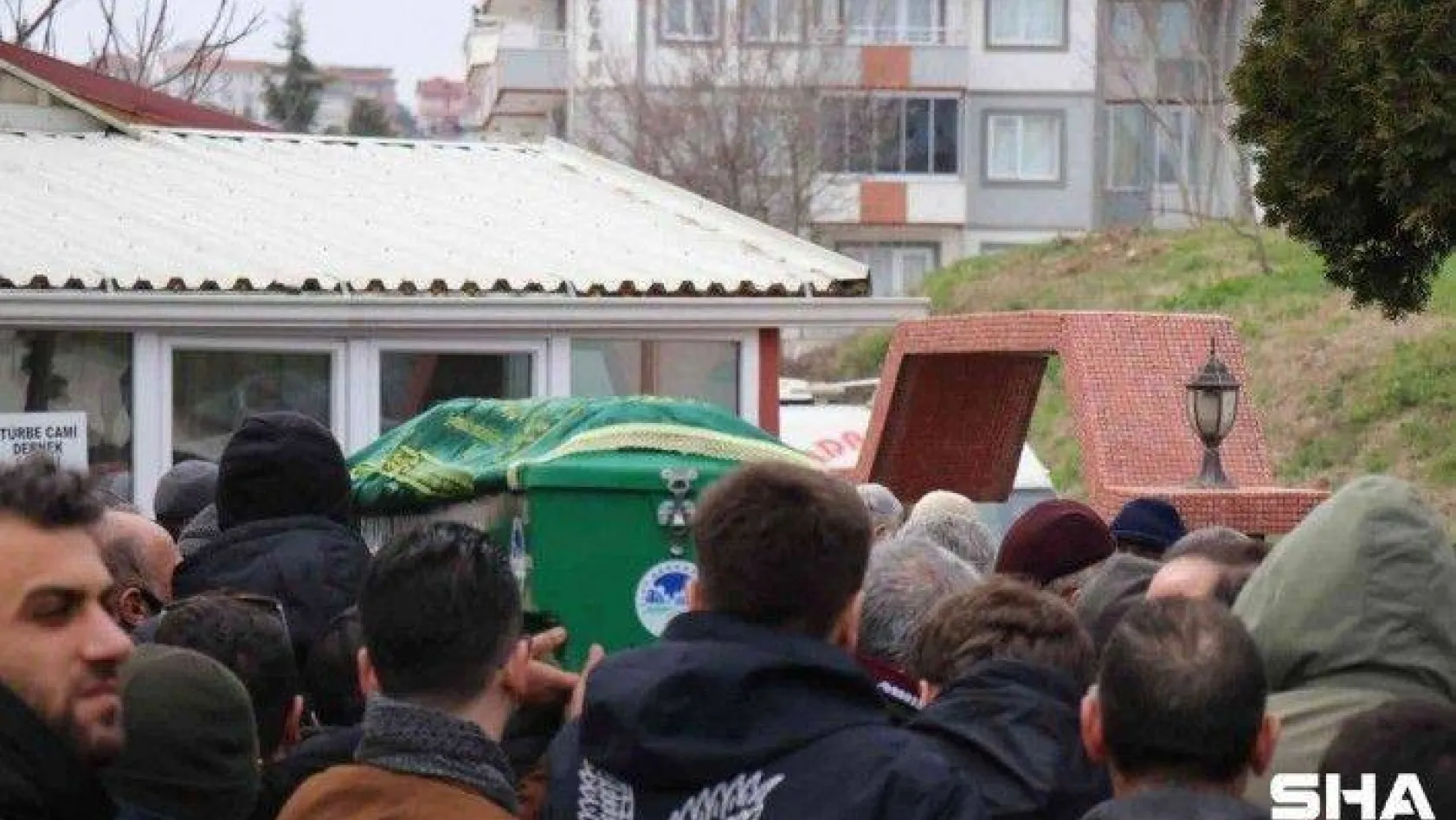 Trabzonspor bayrağı asarken düşüp ölmüştü son yolculuğuna uğurlandı