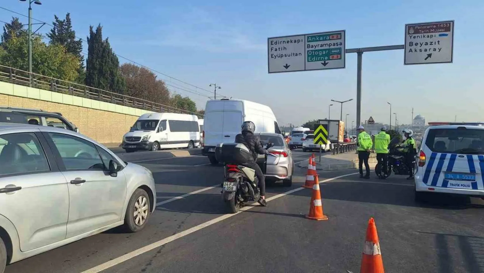 29 Ekim Cumhuriyet Bayramı provaları nedeniyle Vatan Caddesi trafiğe kapatıldı