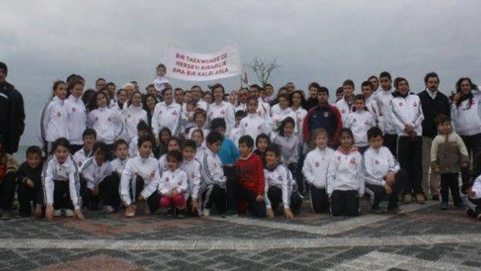 Ak Parti Taekwondocularla Buluştu