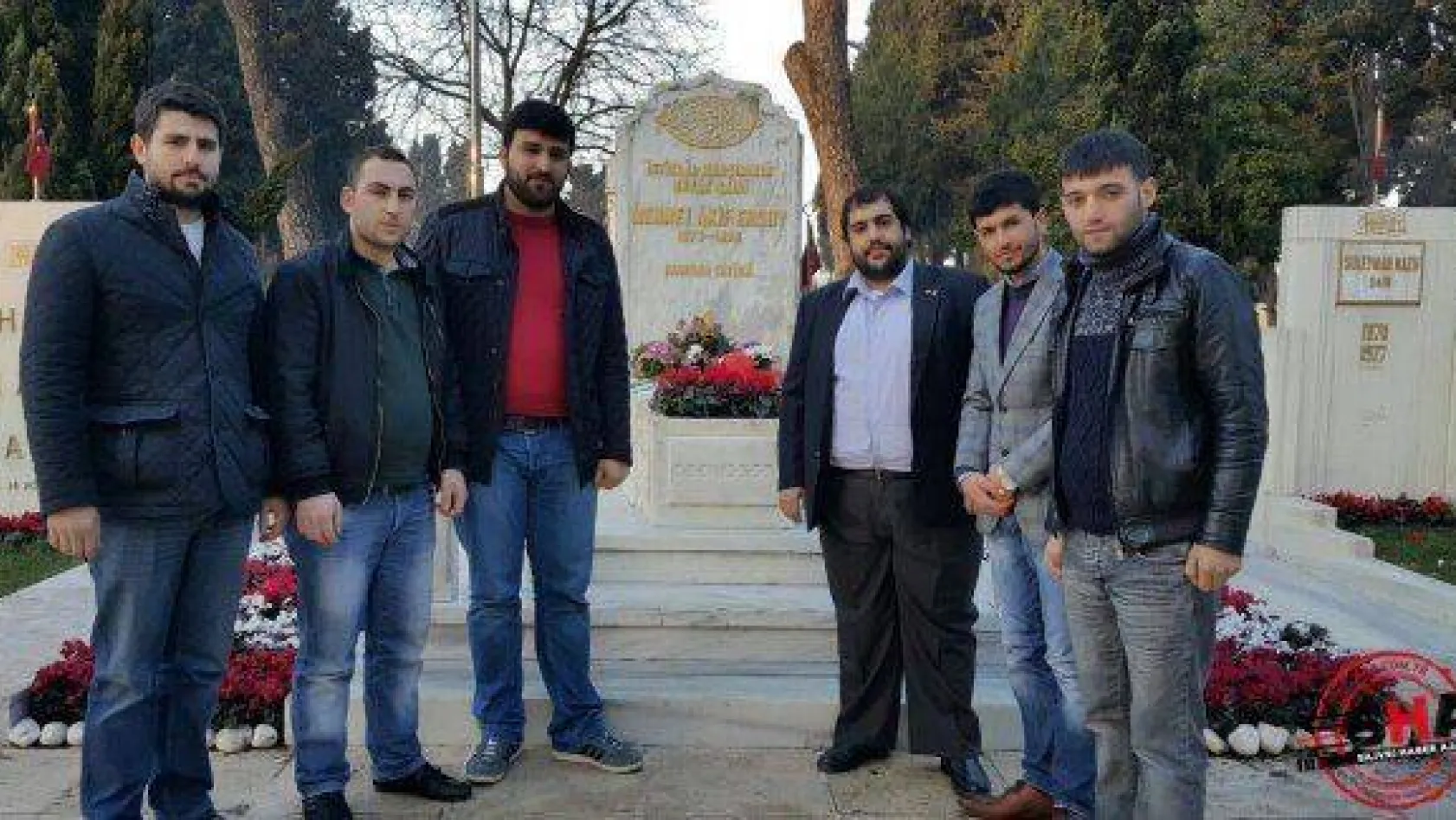 Ak Partili gençler Mehmet Akif Ersoy`u unutmadı