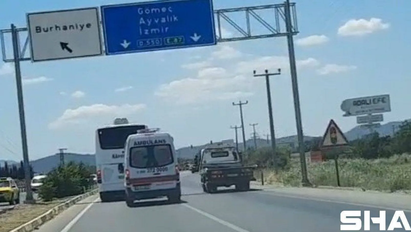 Ambulansa yol vermeyen otobüs kilometrelerce yoluna devam etti