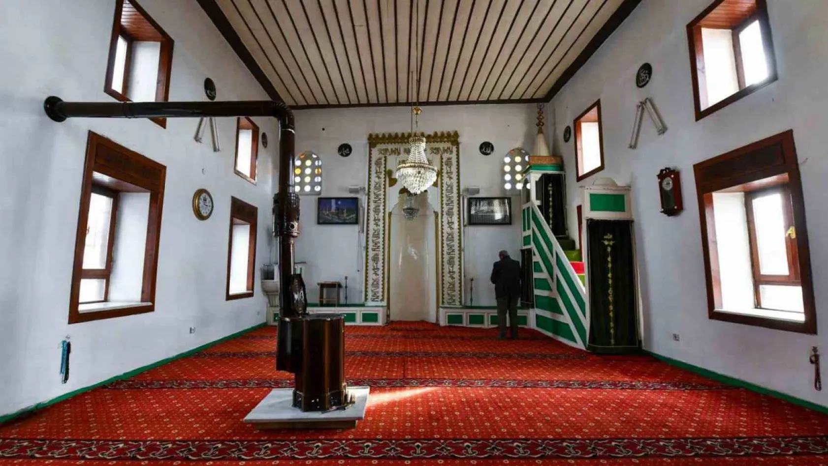 Ankara Büyükşehir Belediyesi 19. yüzyıl eserlerinden Musafir Fakih Camisi'ni gün yüzüne çıkarıyor
