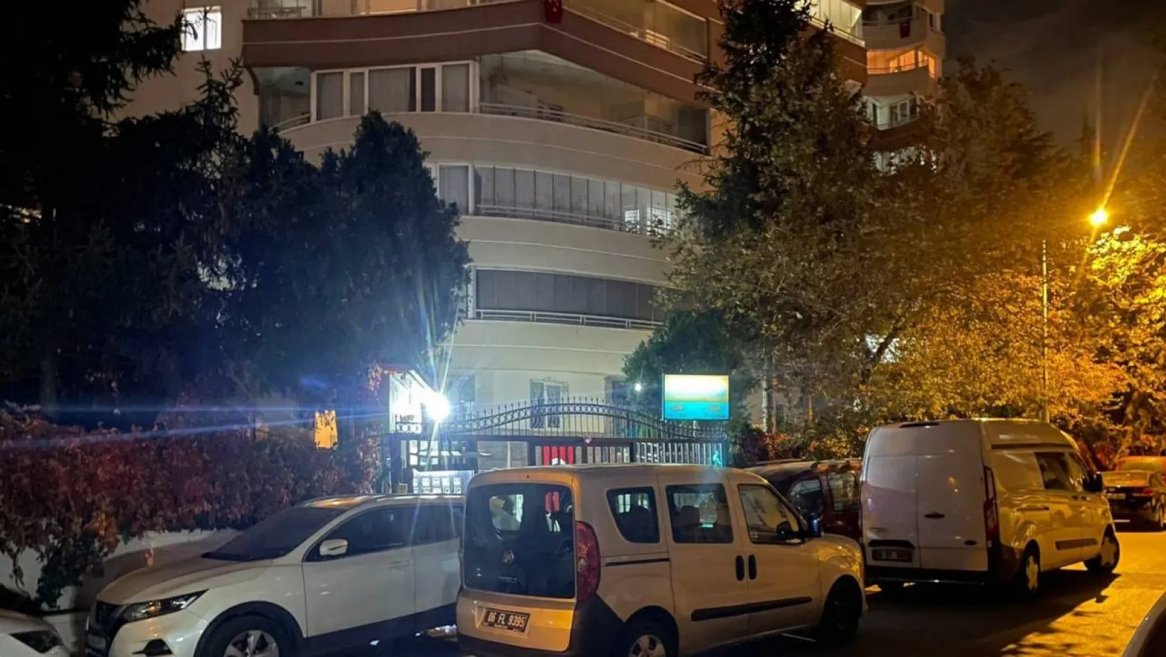 Ankara'da bir kişi abisini öldürdükten sonra intihar etti