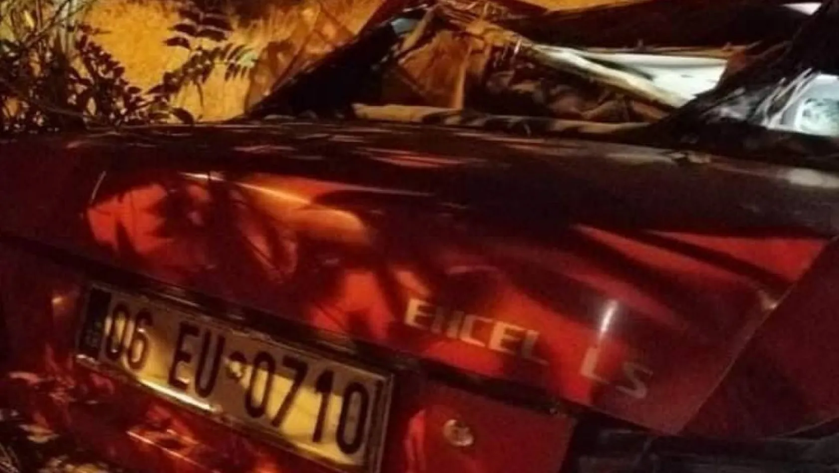 Ankara'da kontrolden çıkan araç boş araziye uçtu: 1 ölü, 2 yaralı