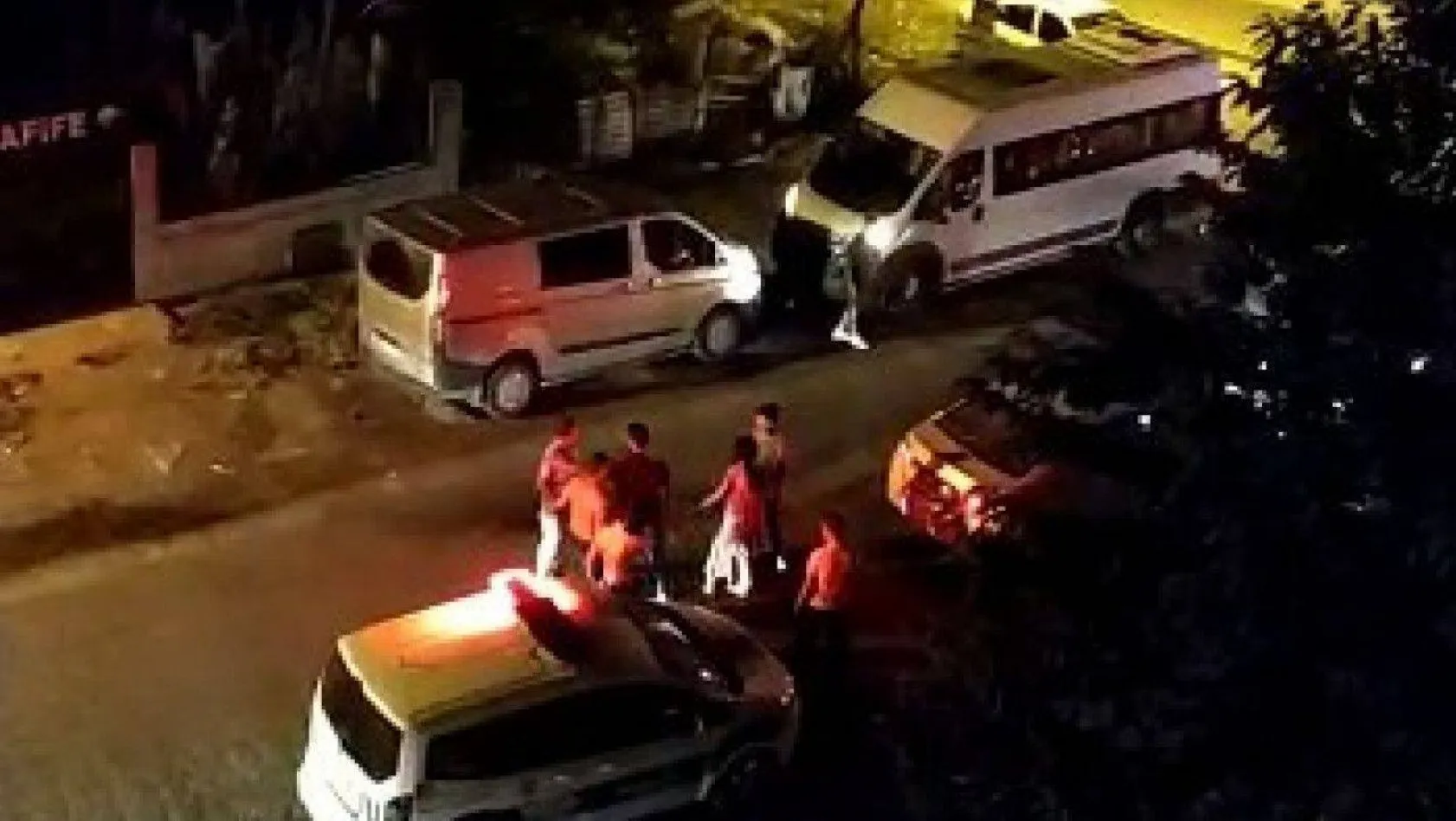 Arnavutköy'de dünürler arasında kavga: 3'ü ağır 13 yaralı